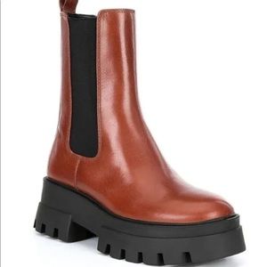 GIANNI BINI Womens Leather Chelsea Chunky Lug Sole Platform Boots